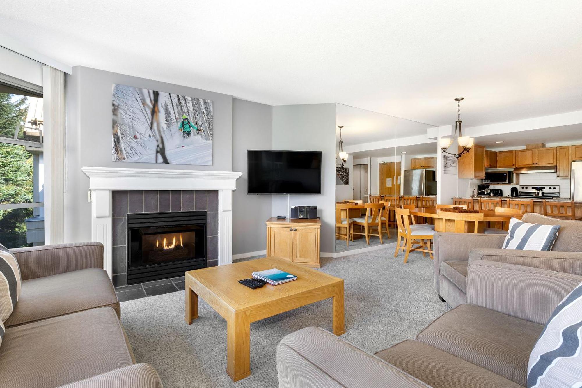 The Woodrun Lodge By Whiski Jack Whistler Luaran gambar